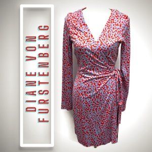 Classic 😍  NWT Diane von Furstenberg signature wrap dress - vibrant colours!
